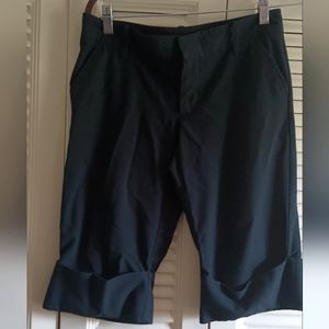 Gap Ladies Size 4 Black Long Loose Cuffed Shorts